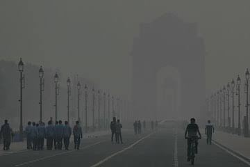 Delhi Air Pollution:Delhi's air turns ‘hazardous’ even before Diwali, equals to smoking over 31 cigarettes a day